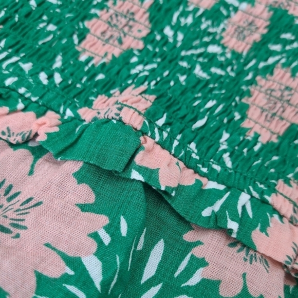 THML Smocked Flutter Sleeve Top Green Pink Floral Size Large - Picture 9 of 10
